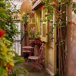 Tina's Art - Venetian Walls District * Никосия