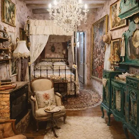 Tina's Art - Venetian Walls District