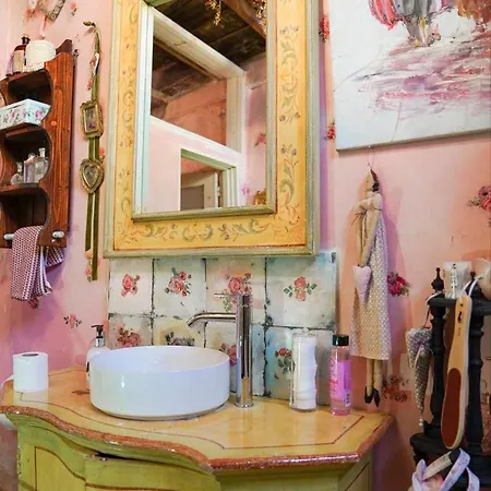 Tina's Art - Venetian Walls District * ニコシア