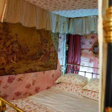 Tina's Art - Venetian Walls District