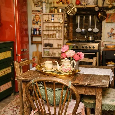 Tina's Art - Venetian Walls District *