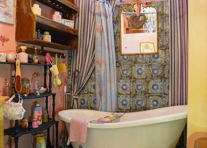 Tina's Art - Venetian Walls District 別荘 *