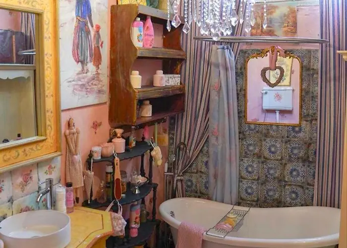 Tina's Art - Venetian Walls District بيت للعطل